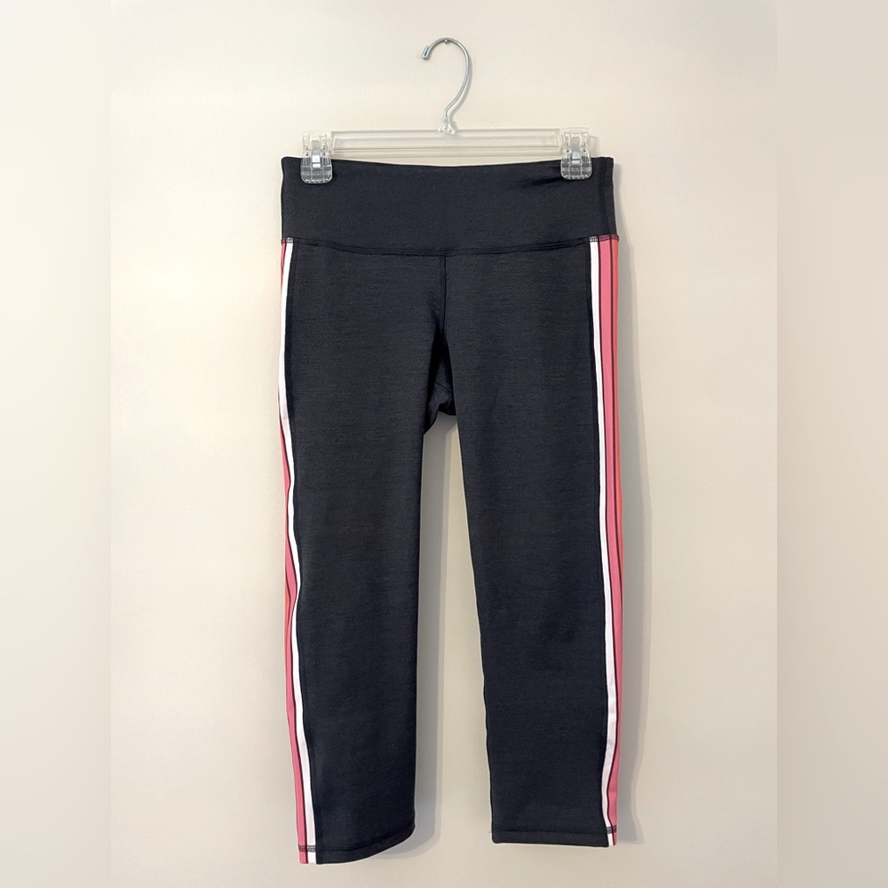 Old Navy Active Gray and Striped Go Dry Crop Yoga Pants
